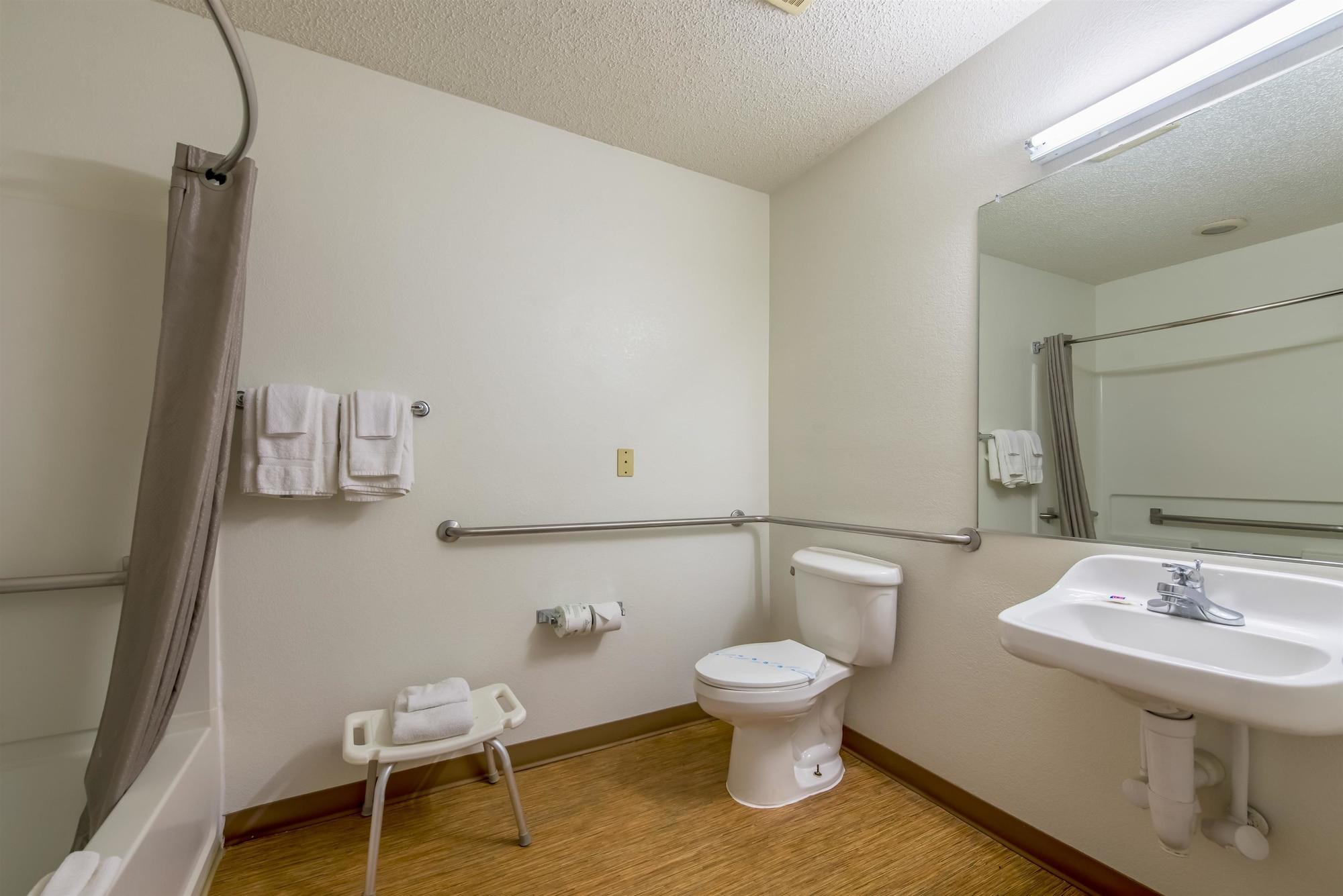 Motel 6 Indianapolis Carmel Eksteriør billede