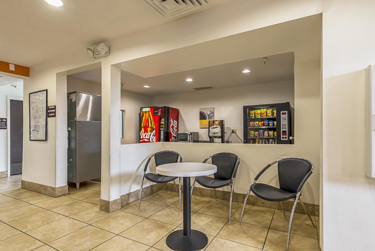 Motel 6 Indianapolis Carmel Eksteriør billede